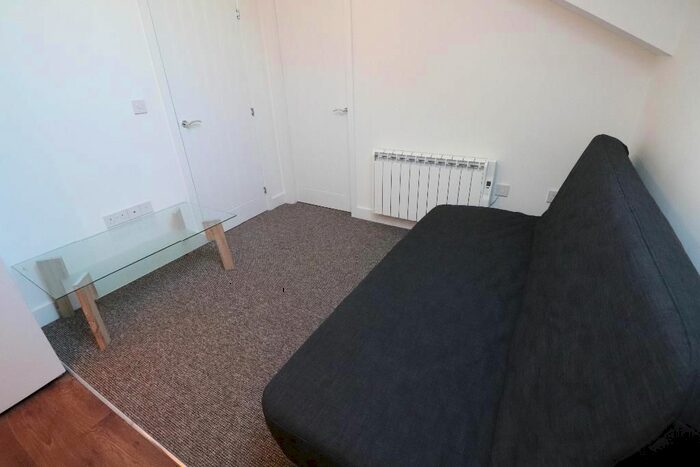 1 Bedroom Flat To Rent In King Cross Sreet, Halifax, HX1