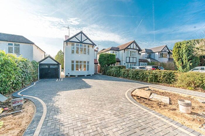3 Bedroom Detached House To Rent In Clamp Hill, Stanmore, HA7