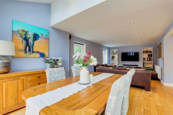 5 Bedroom Detached House For Sale In Orchard Court, Oxton, Southwell, Nottinghamshire, NG25