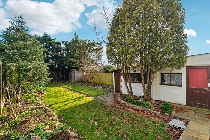 4 Bedroom Property To Rent In Aldridge Rise, New Malden, KT3