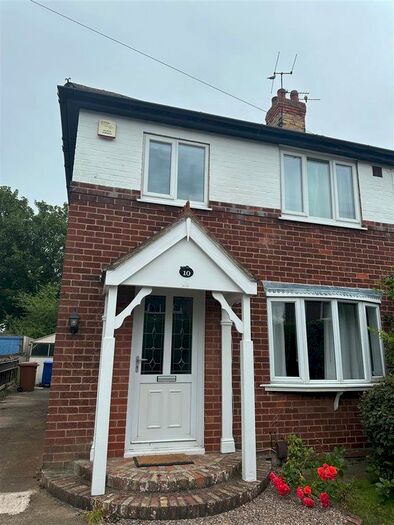 3 Bedroom Property To Rent In Manor Drive, Waltham, Grimsby, DN37