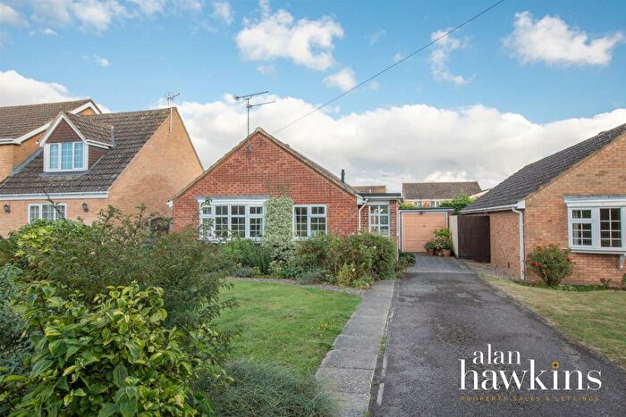 2 Bedroom Detached Bungalow For Sale In Kingsley Avenue, Royal Wootton Bassett, SN4