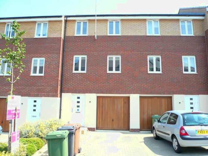 3 Bedroom Property To Rent In Osier Avenue, Hampton Centre, Peterborough, PE7