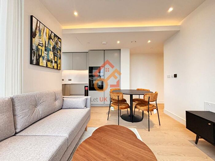 1 Bedroom Flat To Rent In Harcourt Tower, Marsh Wall, London, E14