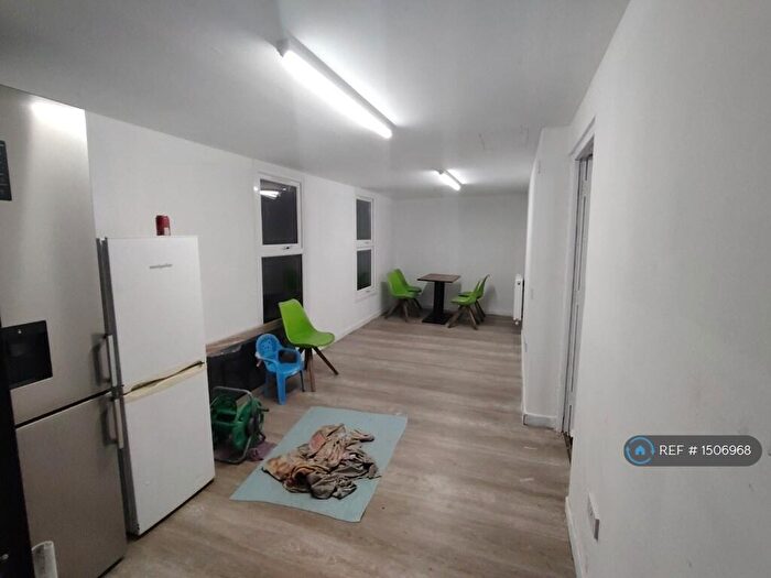 5 Bedroom Terraced House To Rent In Feenan Highway, Tilbury, RM18