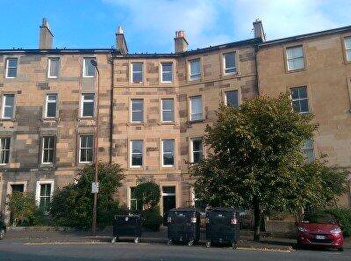 2 Bedroom Flat To Rent In Montgomery Street, Edinburgh, EH7