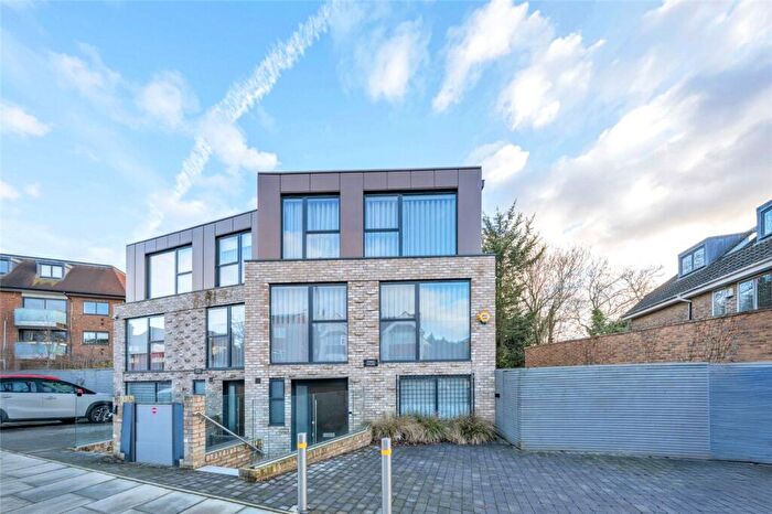 5 Bedroom Semi Detached House For Sale In The Vale, London, NW11