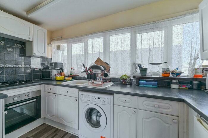 1 Bedroom Flat To Rent In Brecon Close, Mitcham, CR4