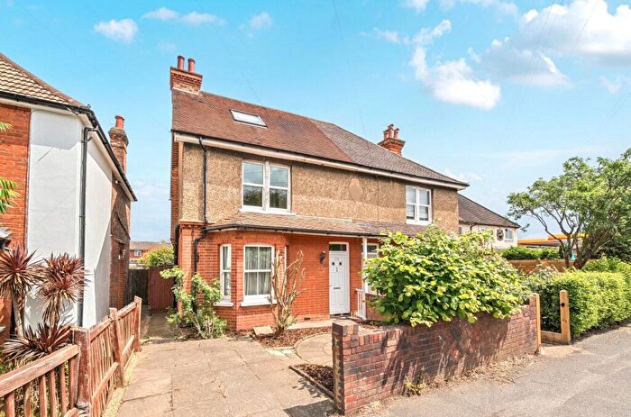 4 Bedroom Semi Detached House For Sale In Worplesdon Road, Guildford, Surrey, GU2