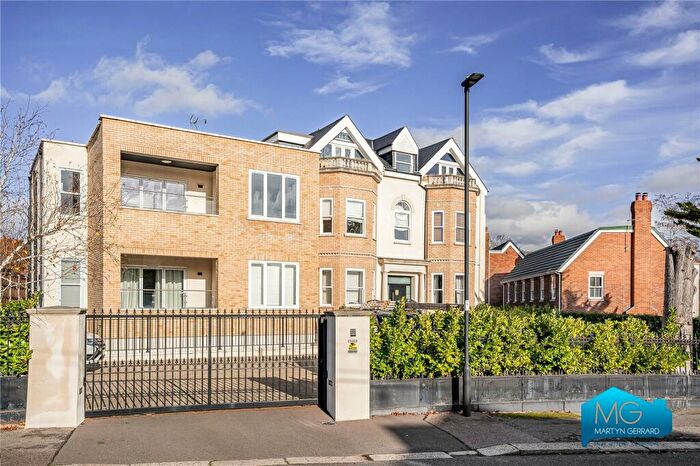 2 Bedroom Apartment To Rent In Rowantree Road, Enfield, EN2