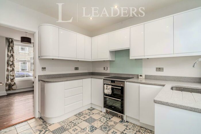 2 Bedroom Terraced House To Rent In Alexandra Road, AL1