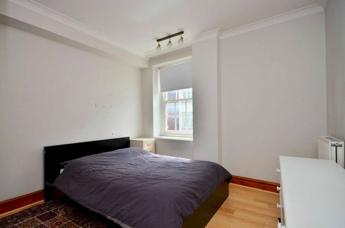 3 Bedroom Flat To Rent In Weymouth Street, Marylebone, London, W1G