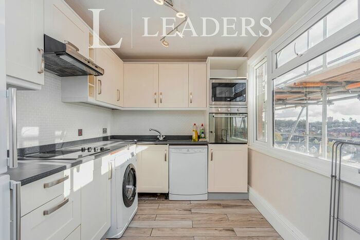 2 Bedroom Flat To Rent In Gower Road, Haywards Heath, RH16