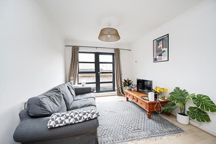 2 Bedroom Flat For Sale In Back Church Lane, London, E1