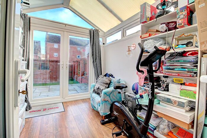 2 Bedroom Terraced House For Sale In Englefield Way, Basingstoke, RG24