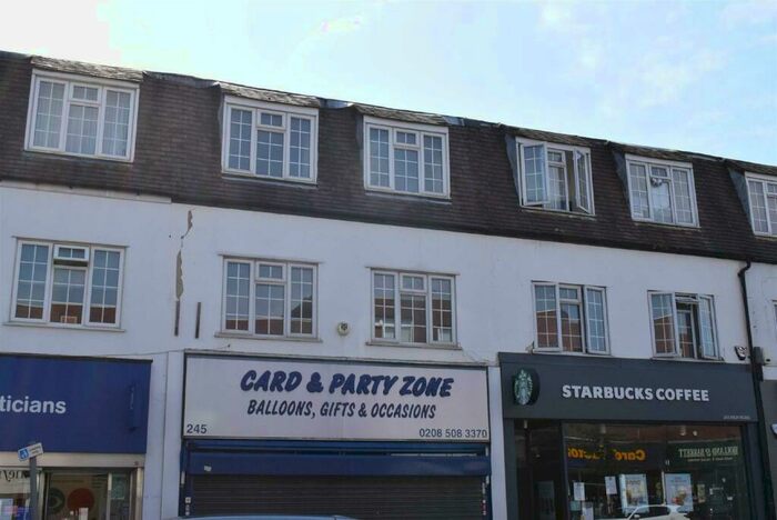 3 Bedroom Flat To Rent In High Road, Loughton, IG10