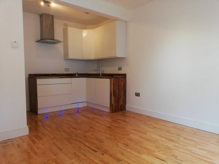 1 Bedroom Flat To Rent In Garlands Road, Redhill RH1