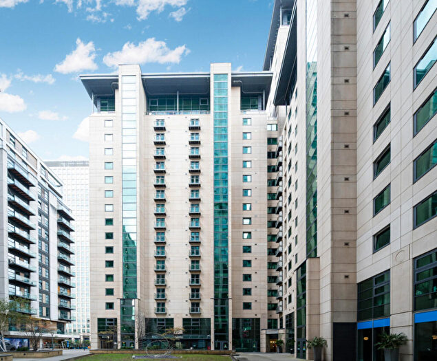 1 Bedroom Apartment To Rent In South Quay Square, London, E14