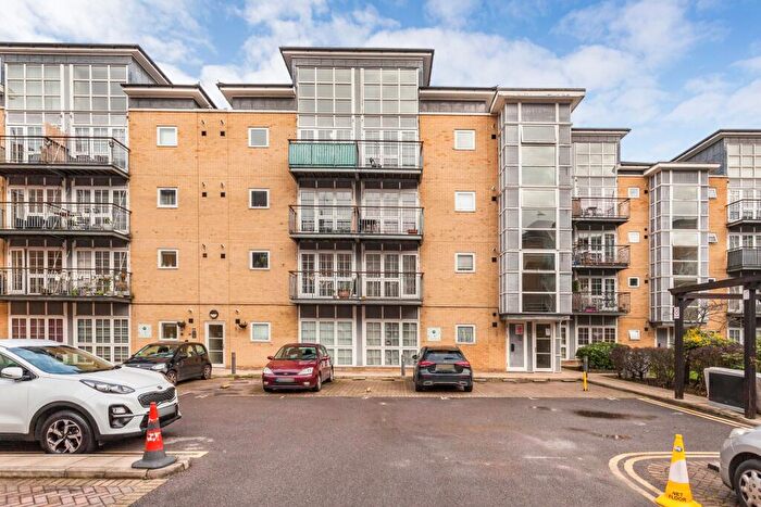 1 Bedroom Flat To Rent In Amber Court, High Street, Romford, RM1
