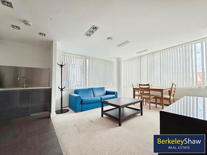 2 Bedroom Apartment To Rent In Kenyons Steps, Liverpool, L1