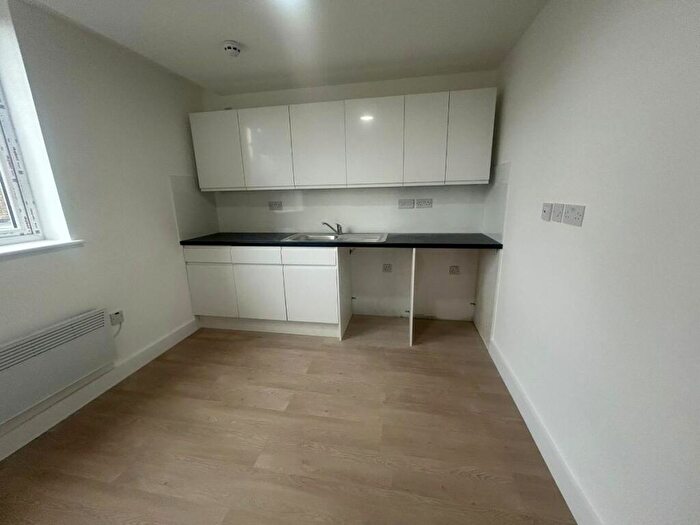 Studio To Rent In Gillett Road, CR7