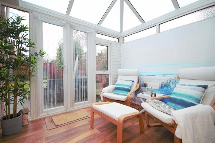 3 Bedroom Terraced House For Sale In Tudor Close, SO40