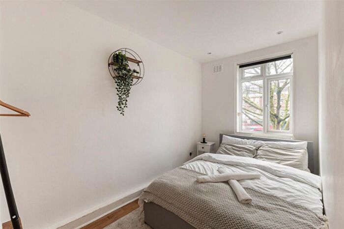 3 Bedroom Flat To Rent In Holloway Road, Archway, London, N7