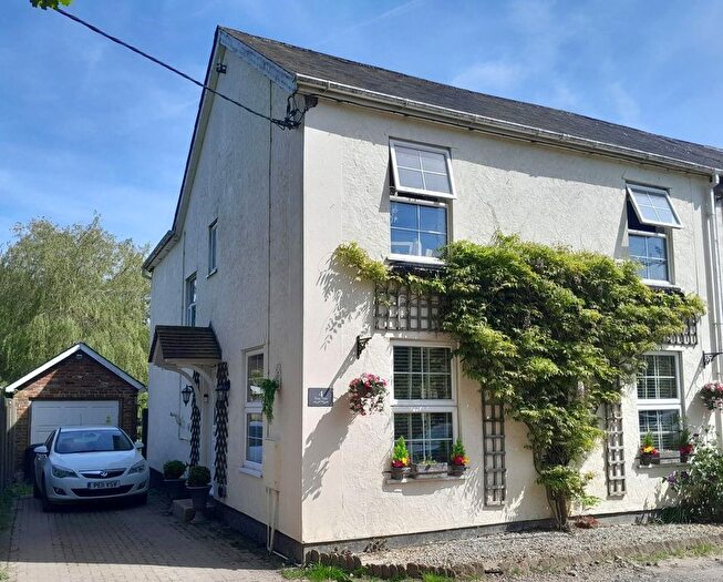 4 Bedroom End Of Terrace House For Sale In Scarborough Road, Southminster, CM0