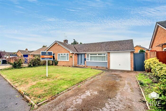 3 Bedroom Bungalow For Sale In Heath Farm Close, Ferndown, BH22