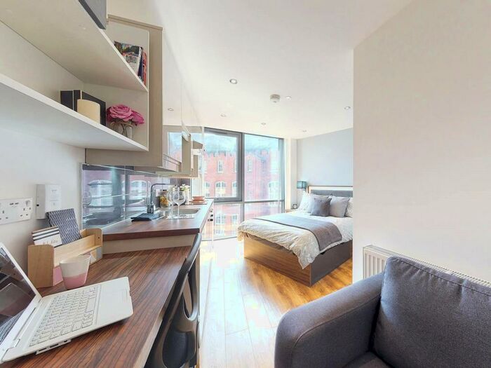 Studio To Rent In Woodhouse Square, Leeds, West Yorkshire, LS3