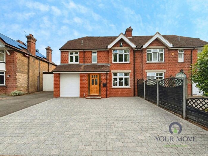 4 Bedroom Semi-Detached House For Sale In Cranborne Avenue, Maidstone, Kent, ME15