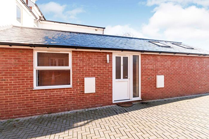 1 Bedroom Flat To Rent In London Road, Wokingham, RG40