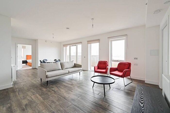 3 Bedroom Flat To Rent In Millet Place, Royal Docks, London, E16