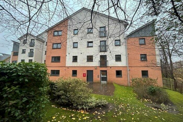 2 Bedroom Flat To Rent In Cumlodden Drive, Glasgow, G20