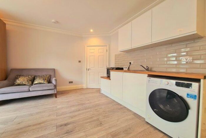 Studio To Rent In Coniston Road, Bromley, BR1