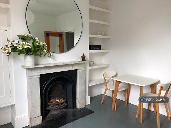 1 Bedroom Flat To Rent In Brunswick Villas, London, SE5