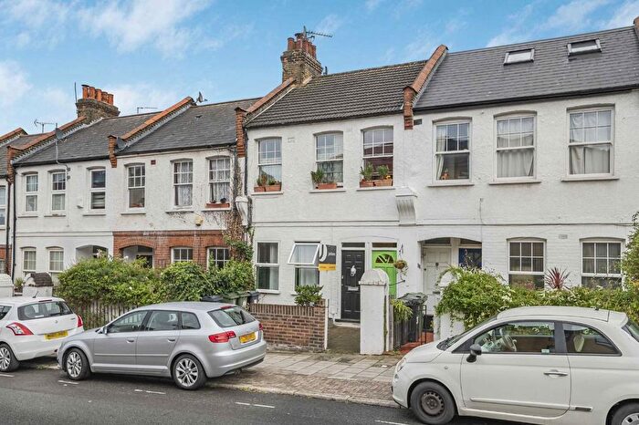 2 Bedroom Maisonette To Rent In Lyham Road, Brixton, SW2