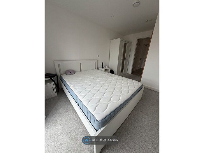 1 Bedroom Flat To Rent In Hillreach, London, SE18