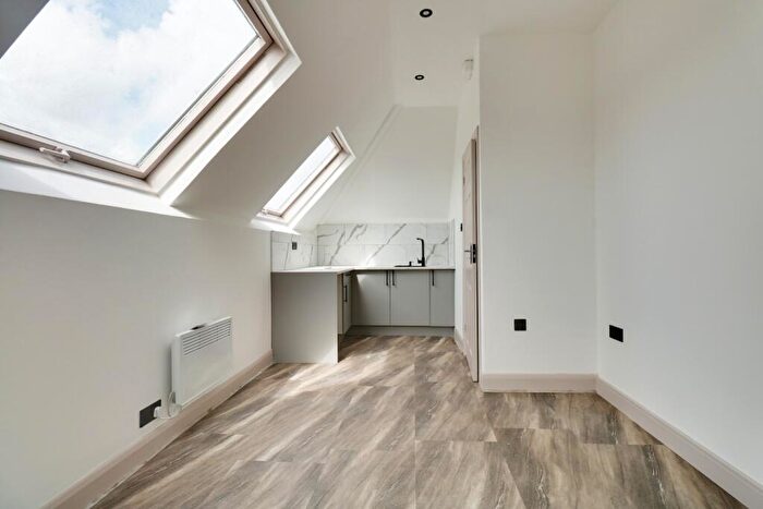 1 Bedroom Flat To Rent In Sidcup, Kent, DA15