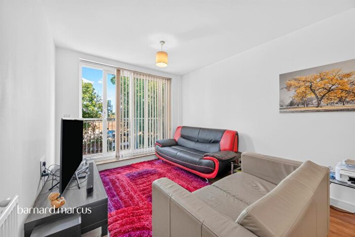 2 Bedroom Flat For Sale In Whitestone Way, Croydon, CR0