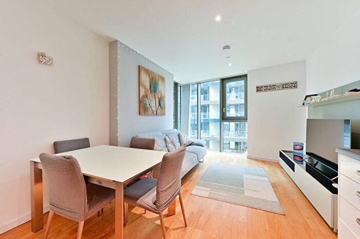 2 Bedroom Flat To Rent In Enterprise Way, Putney, London, SW18