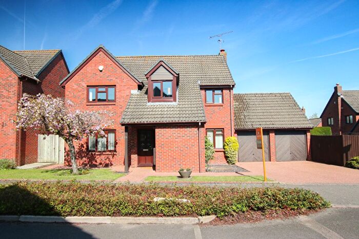 4 Bedroom Detached House For Sale In Bishops Drive, Wokingham, RG40