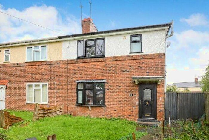 3 Bedroom Property To Rent In Owen Place, Bilston, WV14