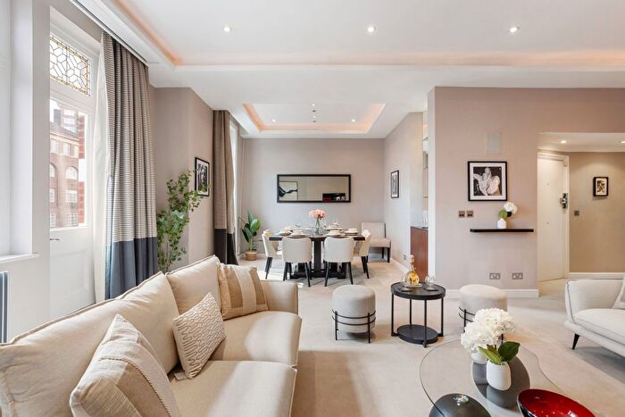 2 Bedroom Flat For Sale In Hall Road, London, NW8