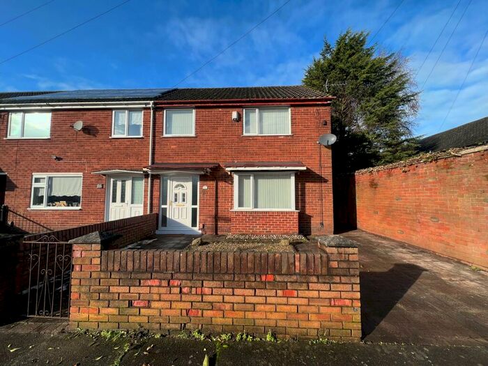 3 Bedroom End Of Terrace House To Rent In Haweswater Close, Kirkby, Liverpool, L33