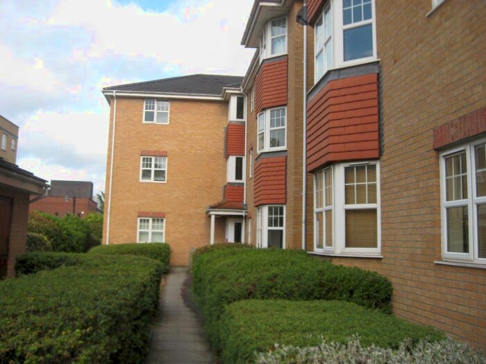 1 Bedroom Flat To Rent In Suffolk Close, Burnham, Slough, SL1