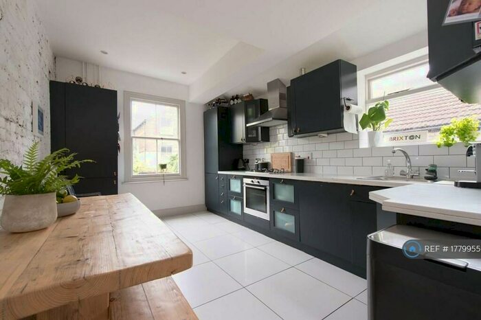 2 Bedroom Flat To Rent In London, London, SW11