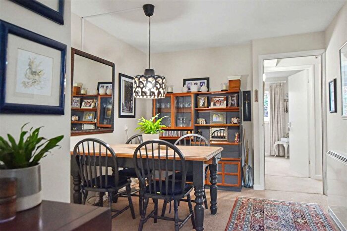 1 Bedroom Flat For Sale In Adams Way, Alton, Hampshire, GU34