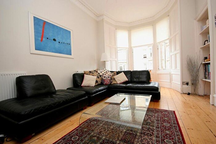 2 Bedroom Flat To Rent In Comely Bank Grove, Comely Bank, Edinburgh, EH4