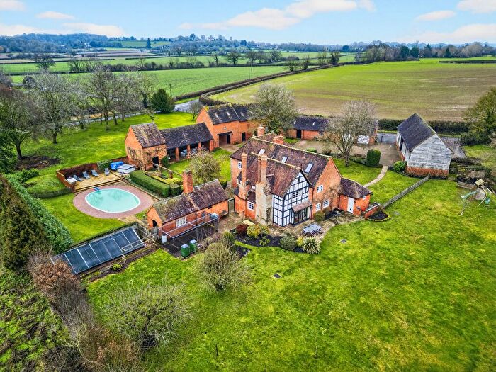 5 Bedroom Property For Sale In Pumphouse Lane Hanbury Droitwich, Worcestershire, WR9